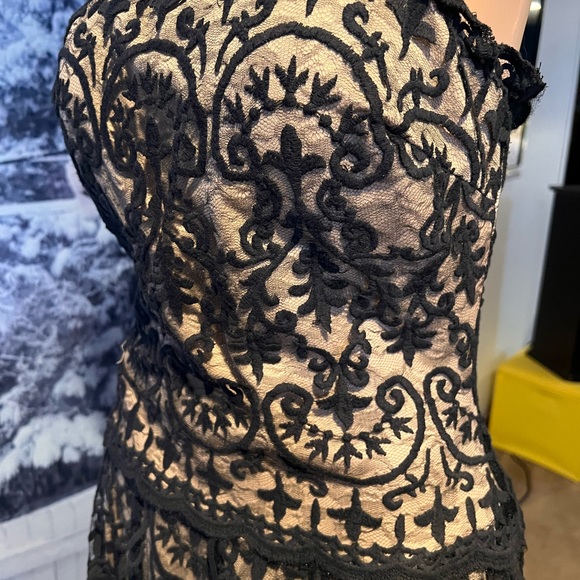 Va va voom dress.  Strapless, Black and cream colour.  size L Pre owner - Picture 7 of 7